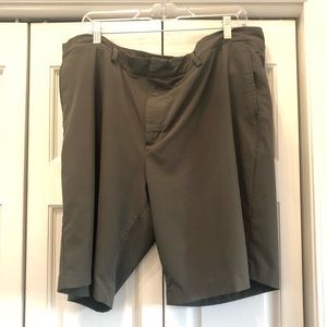 Nike Men’s dri-fit, standard fit, golf shorts, 40